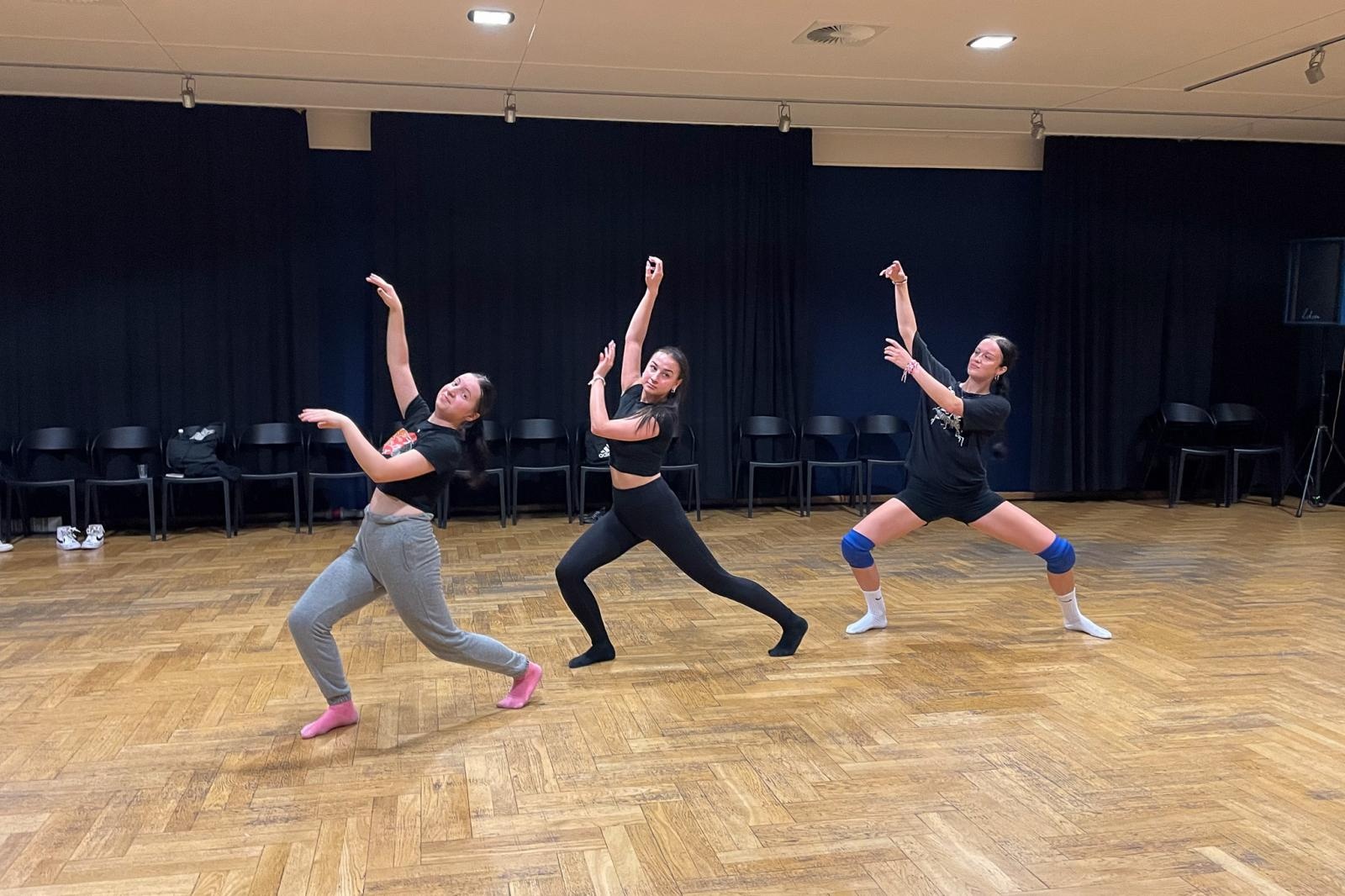 Zdjęcie w galerii na portalu naszraciborz.pl: Taniec współczesny na warsztacie w RCK wiadomości z regionu