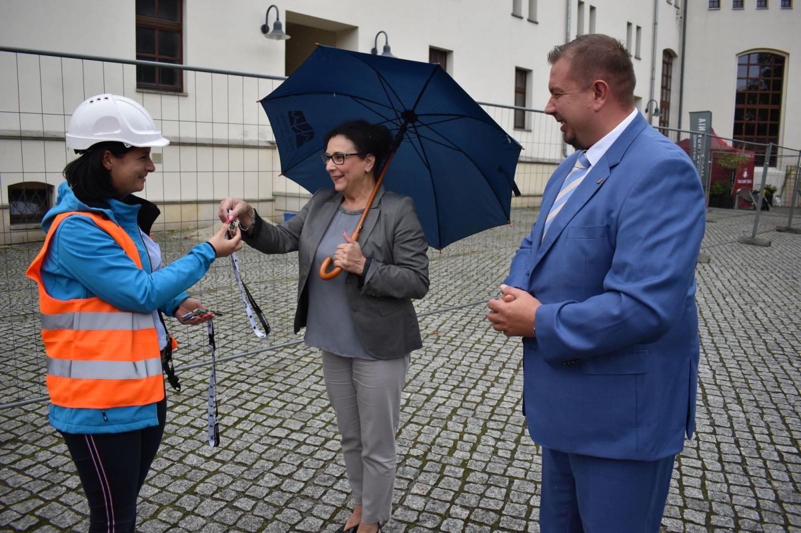 Zdjęcie w galerii na portalu naszraciborz.pl: Plac budowy na zamku przekazany. Powstaje multimedialne muzeum wiadomości z regionu