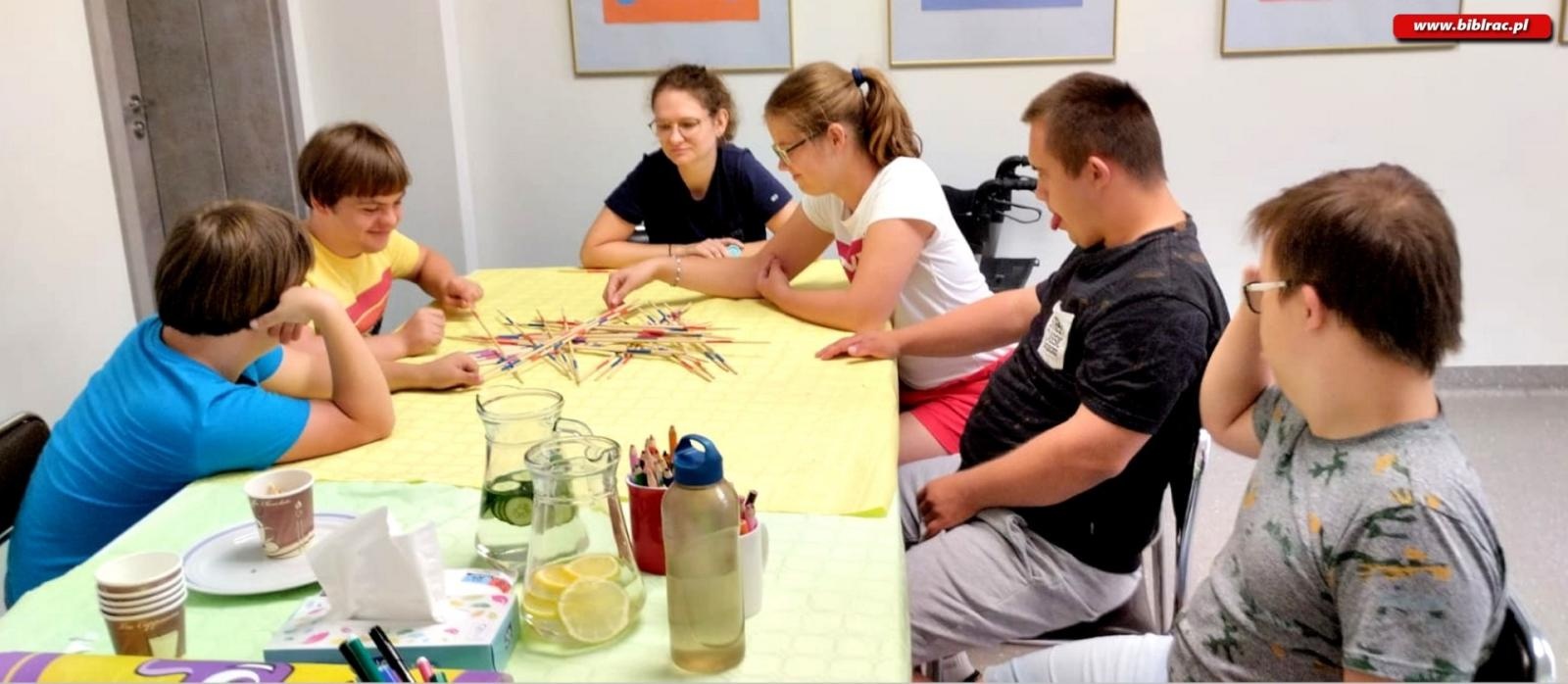 Zdjęcie w galerii na portalu naszraciborz.pl: Zakończyły się Wakacje z baśniami Andersena wiadomości z regionu