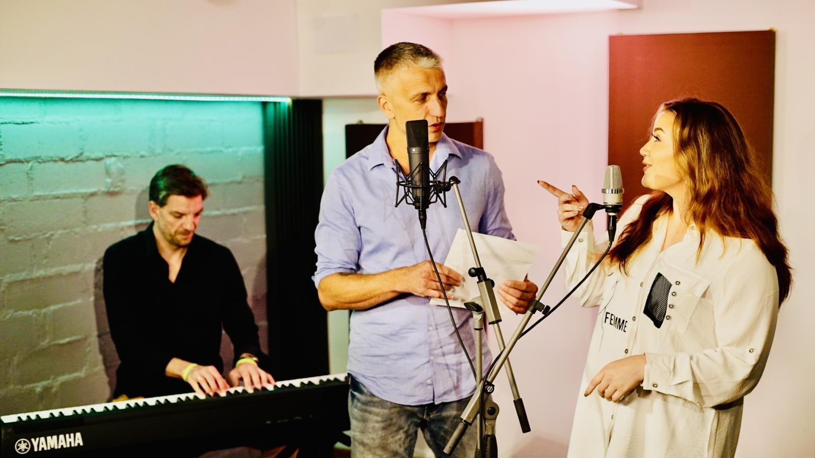 Zdjęcie w galerii na portalu naszraciborz.pl: Raciborscy artyści nagrali cover legendarnego hitu Aerosmith! wiadomości z regionu