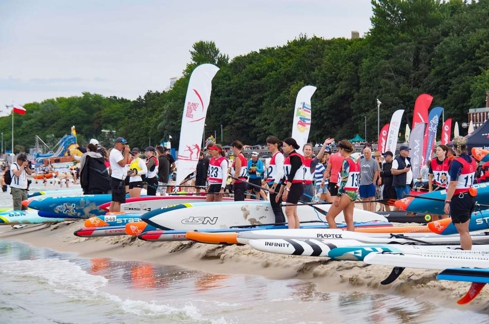 Zdjęcie w galerii na portalu naszraciborz.pl: Raciborzanki na podium Planet Baltic SUP Race wiadomości z regionu