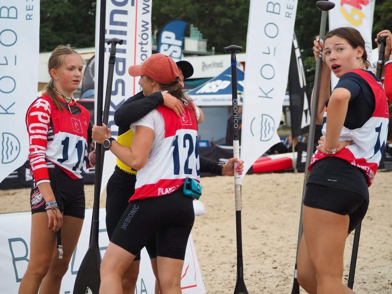 Zdjęcie w galerii na portalu naszraciborz.pl: Raciborzanki na podium Planet Baltic SUP Race wiadomości z regionu