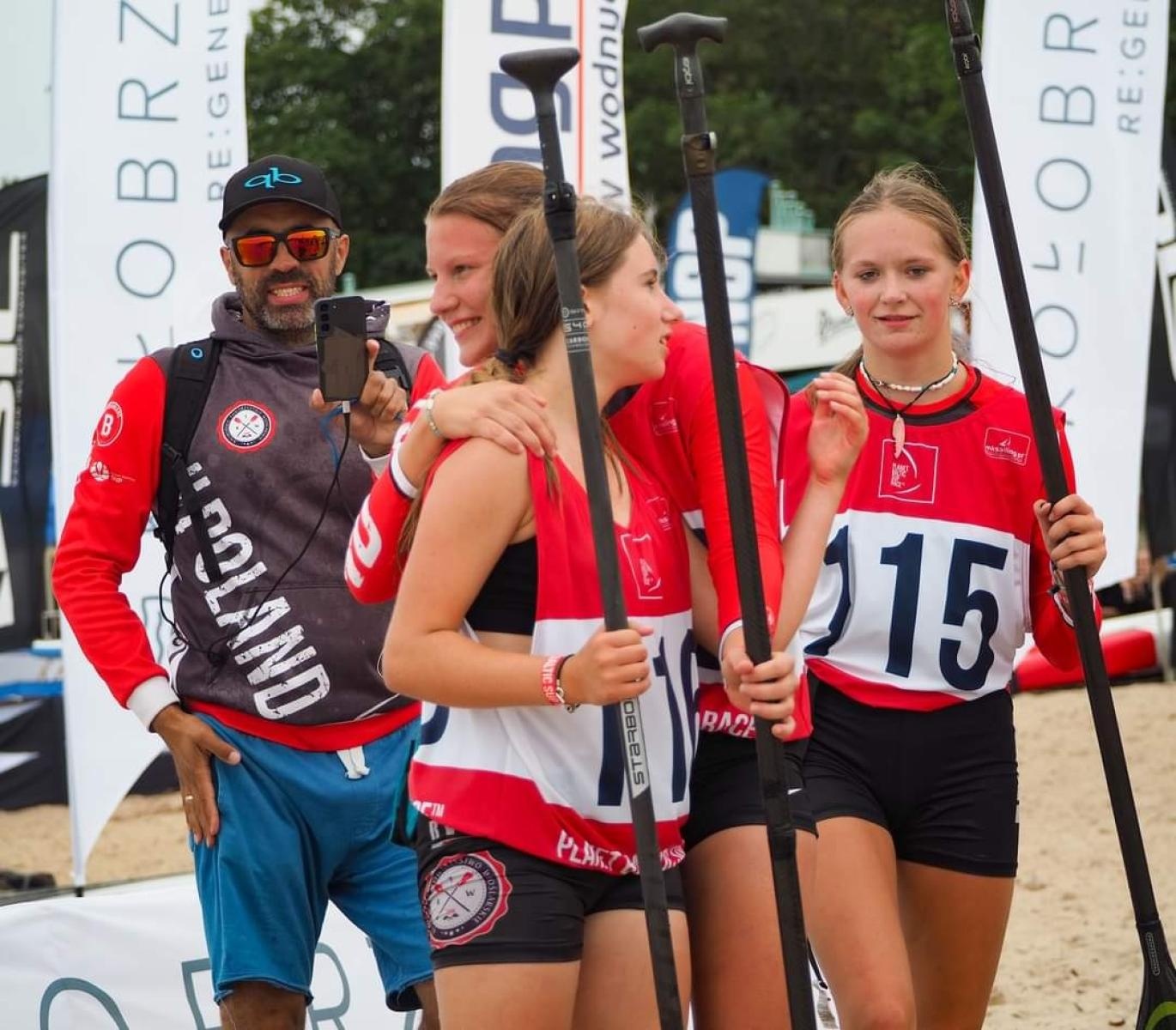 Zdjęcie w galerii na portalu naszraciborz.pl: Raciborzanki na podium Planet Baltic SUP Race wiadomości z regionu