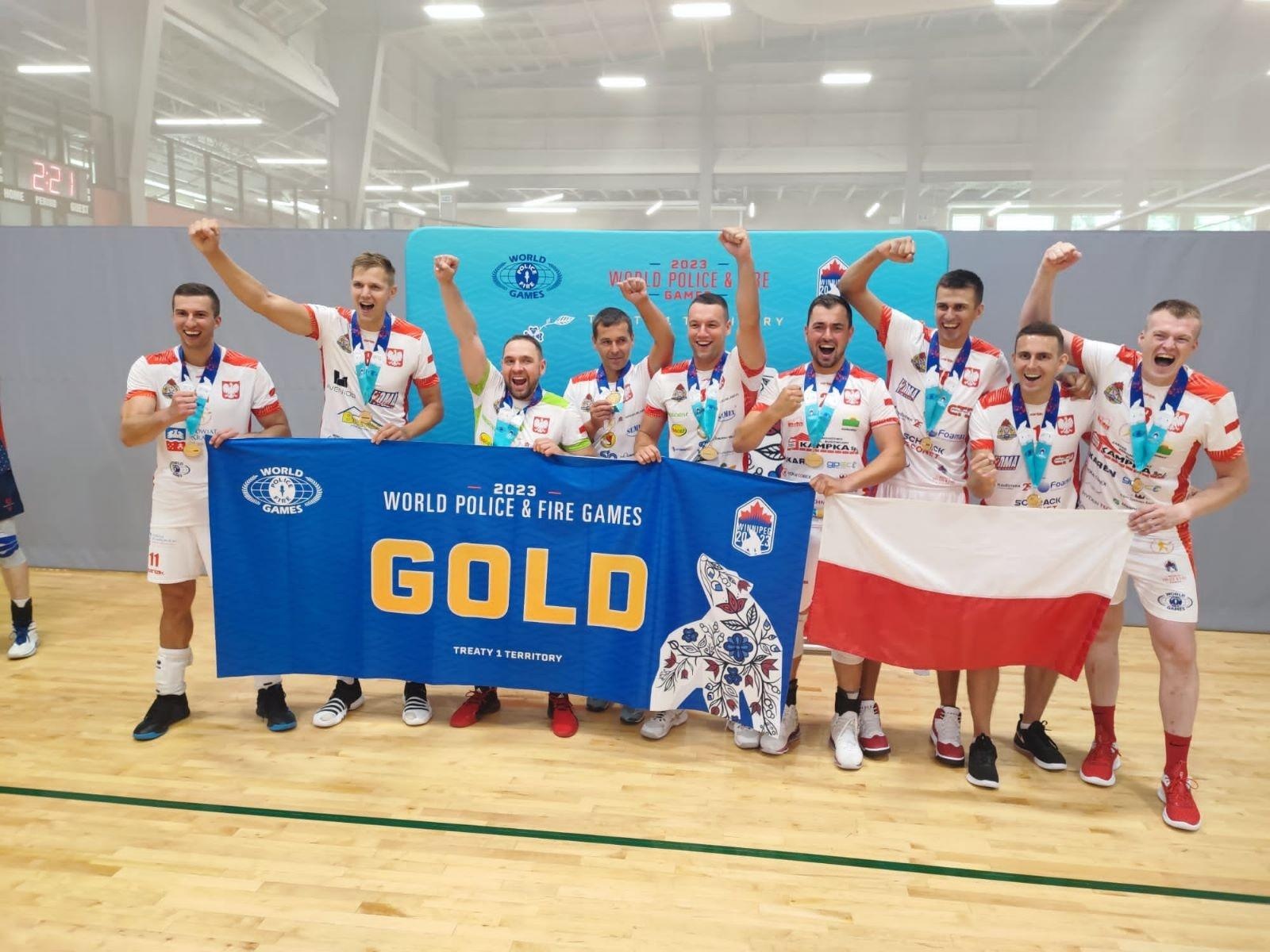 Zdjęcie w galerii na portalu naszraciborz.pl: Raciborscy strażacy wrócili z Kanady z medalami wiadomości z regionu