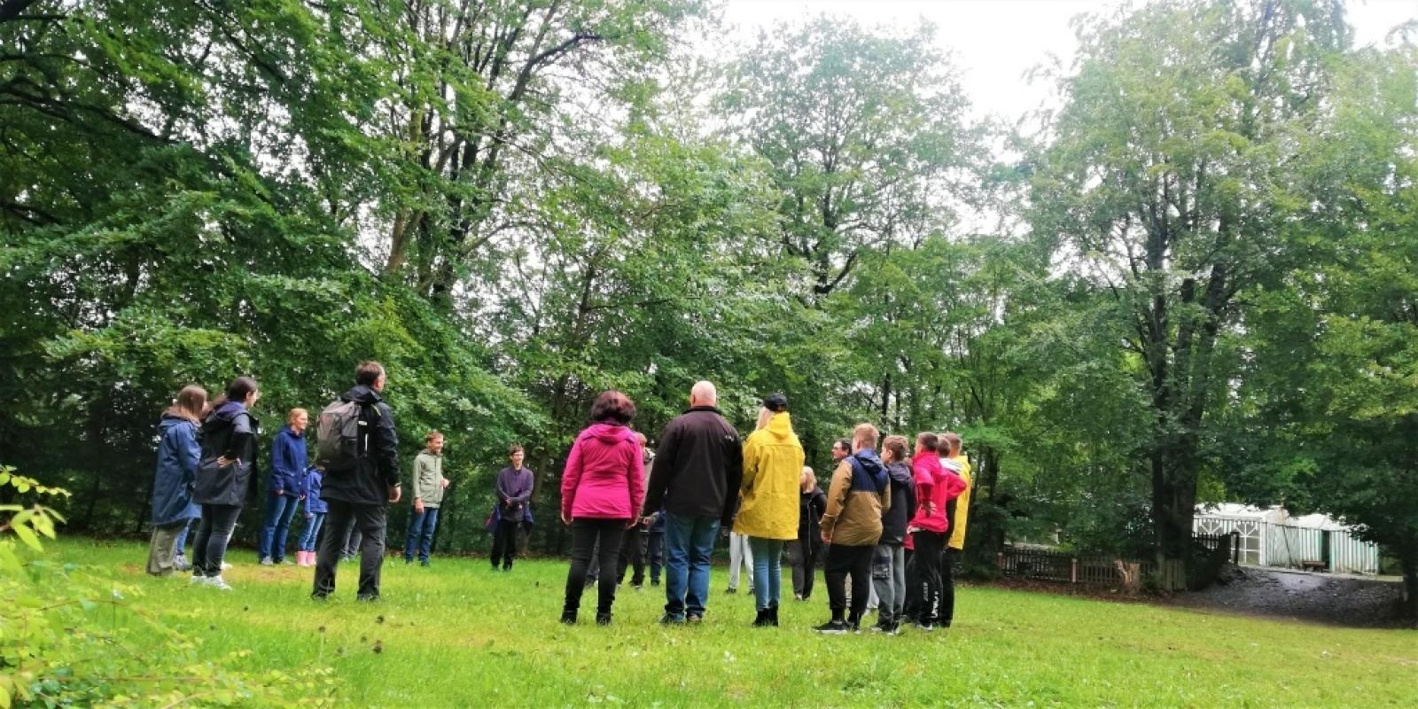 Zdjęcie w galerii na portalu naszraciborz.pl: Młodzież z trzech partnerskich powiatów zgłębiała relację człowiek-las wiadomości z regionu