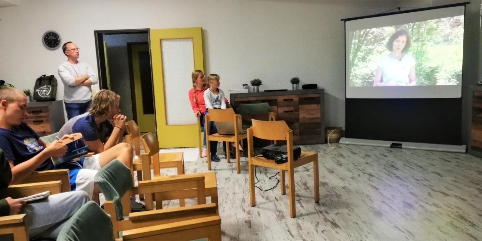 Zdjęcie w galerii na portalu naszraciborz.pl: Młodzież z trzech partnerskich powiatów zgłębiała relację człowiek-las wiadomości z regionu