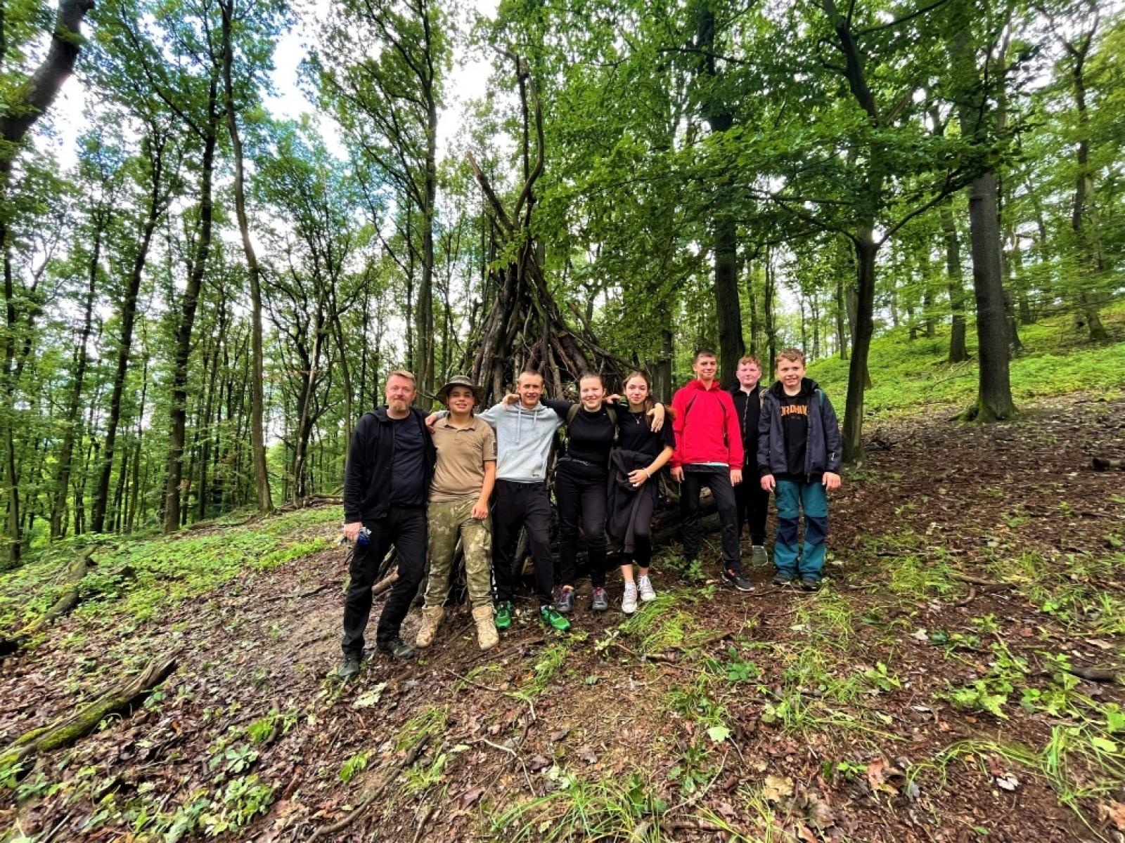 Zdjęcie w galerii na portalu naszraciborz.pl: Młodzież z trzech partnerskich powiatów zgłębiała relację człowiek-las wiadomości z regionu
