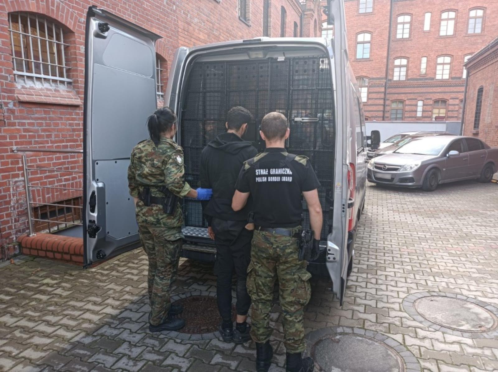 Zdjęcie w galerii na portalu naszraciborz.pl: Śląska SG z Raciborza o ujawnieniu kolejnego przemytu ludzi wiadomości z regionu