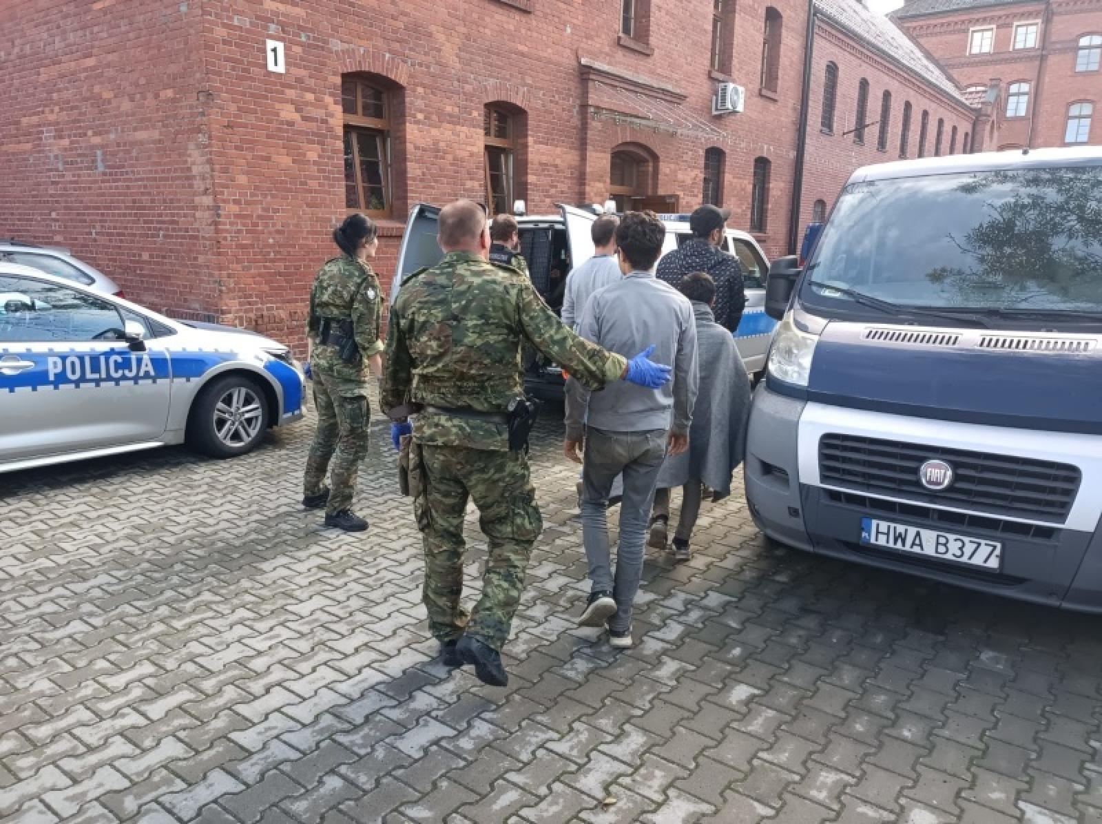 Zdjęcie w galerii na portalu naszraciborz.pl: Śląska SG z Raciborza o ujawnieniu kolejnego przemytu ludzi wiadomości z regionu