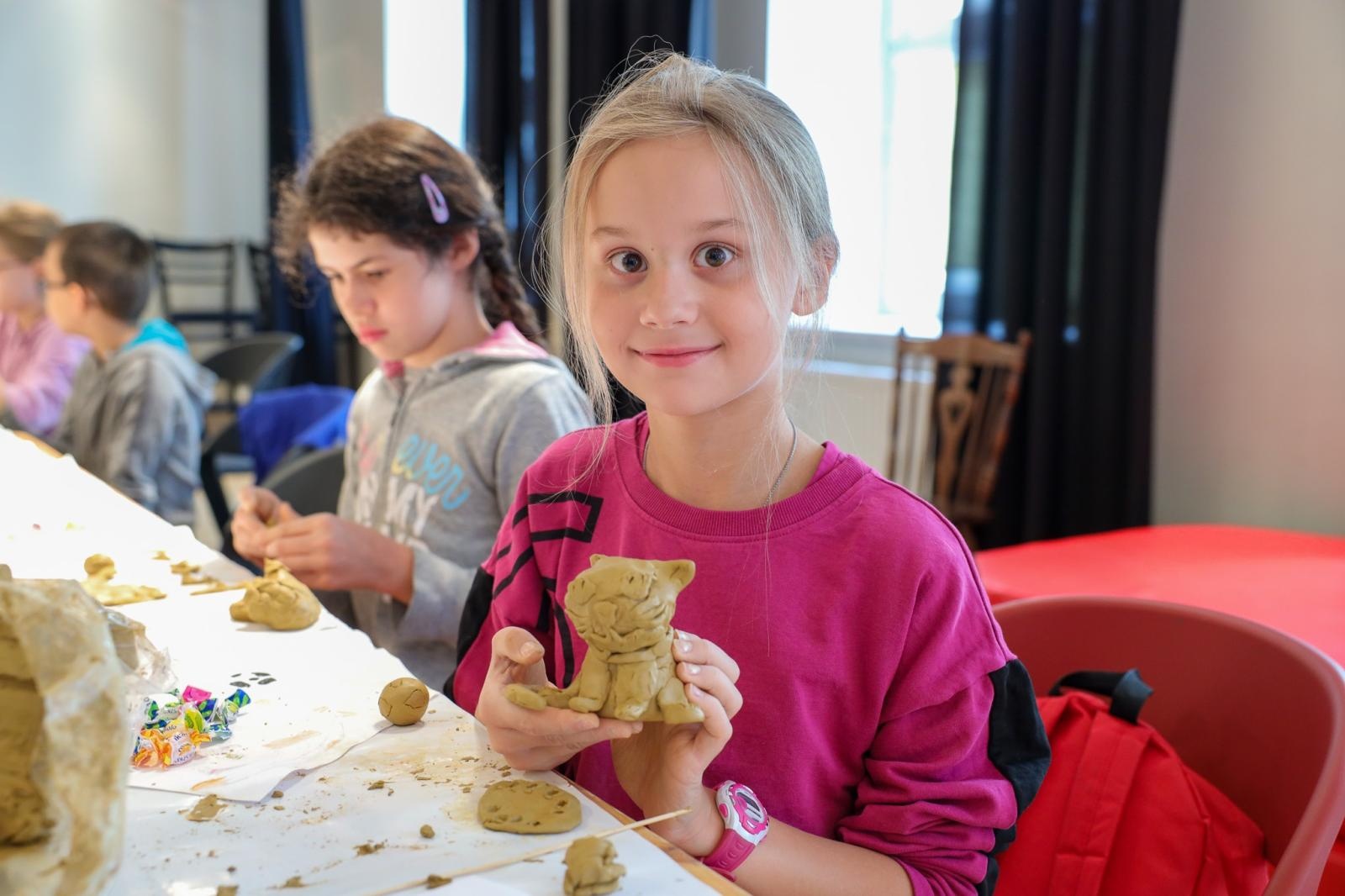 Zdjęcie w galerii na portalu naszraciborz.pl: Wakacje w pracowni rzeźby. Relacja z RCK wiadomości z regionu