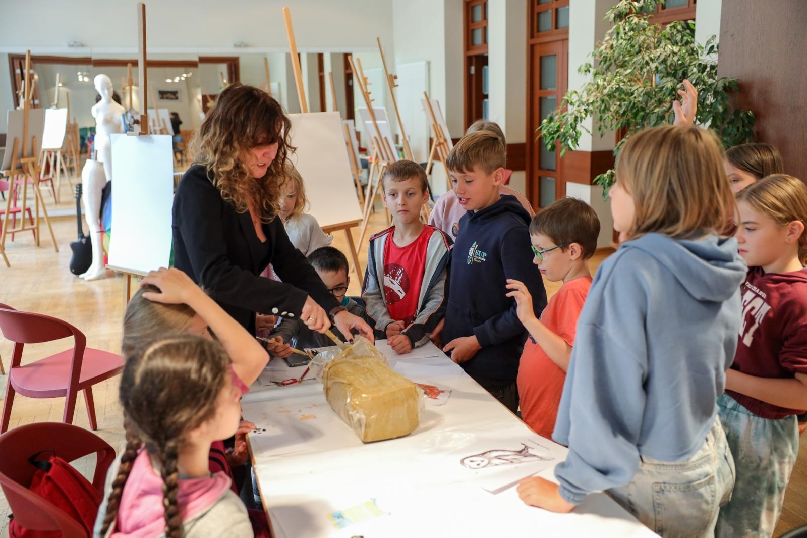 Zdjęcie w galerii na portalu naszraciborz.pl: Wakacje w pracowni rzeźby. Relacja z RCK wiadomości z regionu
