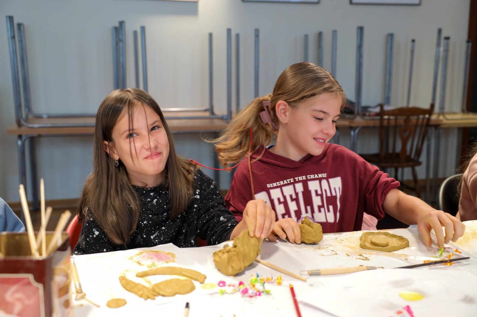 Zdjęcie w galerii na portalu naszraciborz.pl: Wakacje w pracowni rzeźby. Relacja z RCK wiadomości z regionu