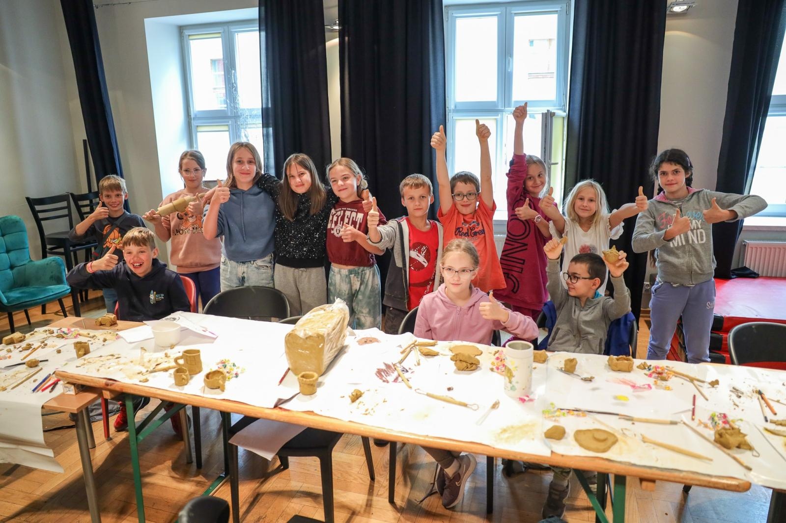 Zdjęcie w galerii na portalu naszraciborz.pl: Wakacje w pracowni rzeźby. Relacja z RCK wiadomości z regionu