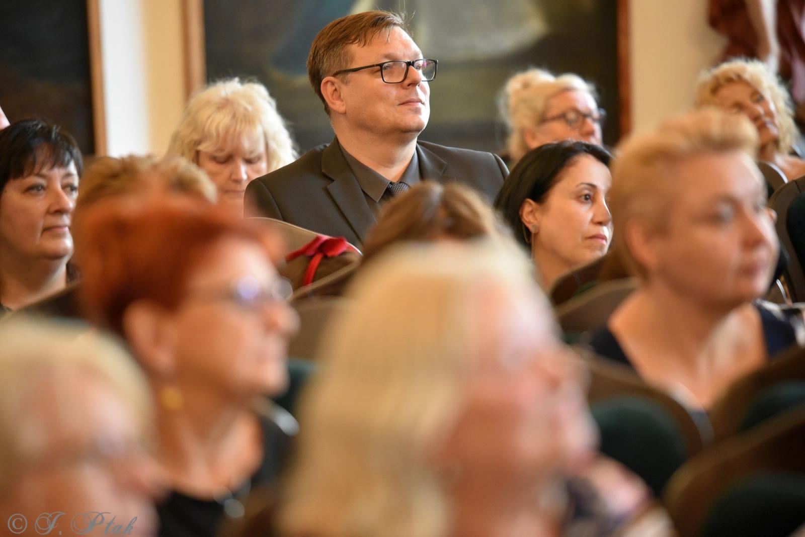 Zdjęcie w galerii na portalu naszraciborz.pl: Misterne kształty z wyobraźni Gurgena Gadachika [FOTO] wiadomości z regionu