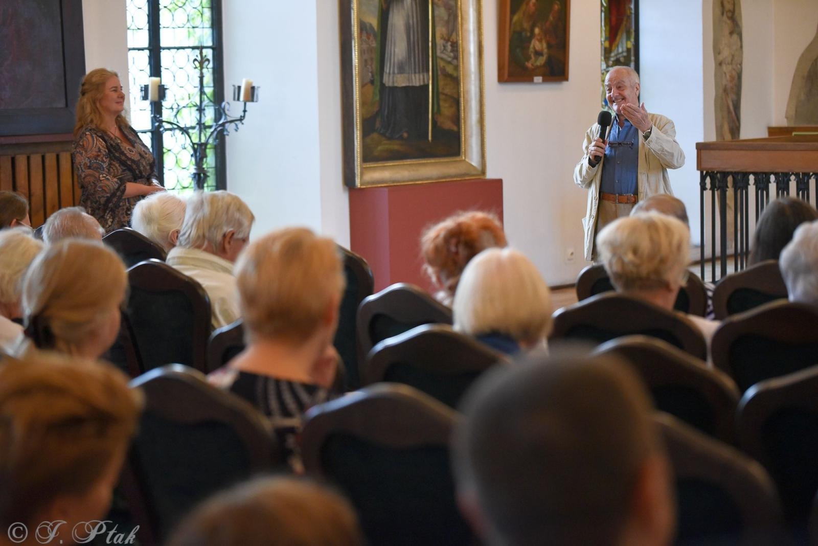 Zdjęcie w galerii na portalu naszraciborz.pl: Misterne kształty z wyobraźni Gurgena Gadachika [FOTO] wiadomości z regionu