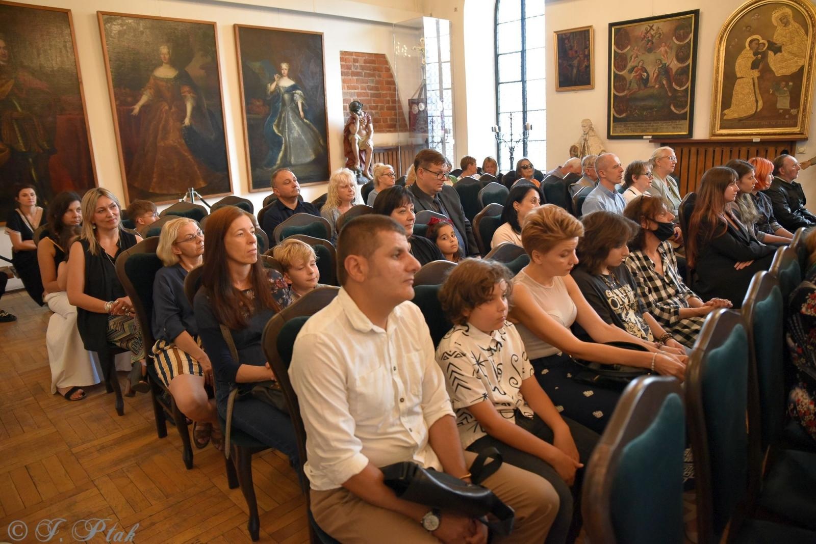 Zdjęcie w galerii na portalu naszraciborz.pl: Misterne kształty z wyobraźni Gurgena Gadachika [FOTO] wiadomości z regionu