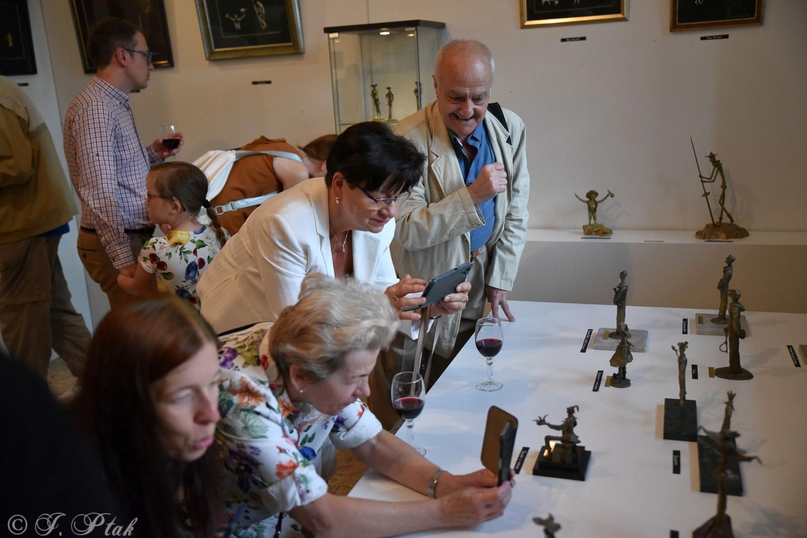 Zdjęcie w galerii na portalu naszraciborz.pl: Misterne kształty z wyobraźni Gurgena Gadachika [FOTO] wiadomości z regionu
