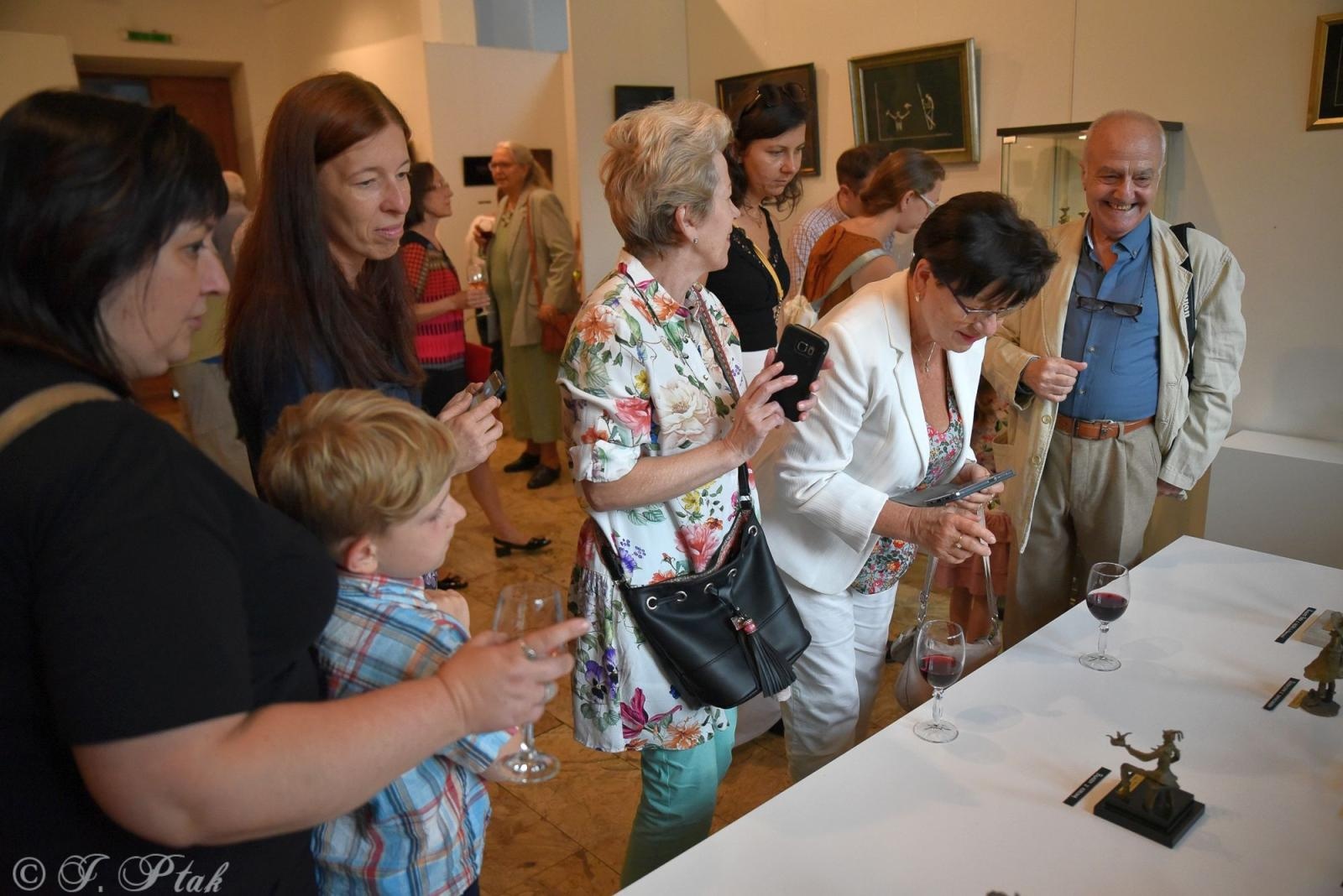 Zdjęcie w galerii na portalu naszraciborz.pl: Misterne kształty z wyobraźni Gurgena Gadachika [FOTO] wiadomości z regionu