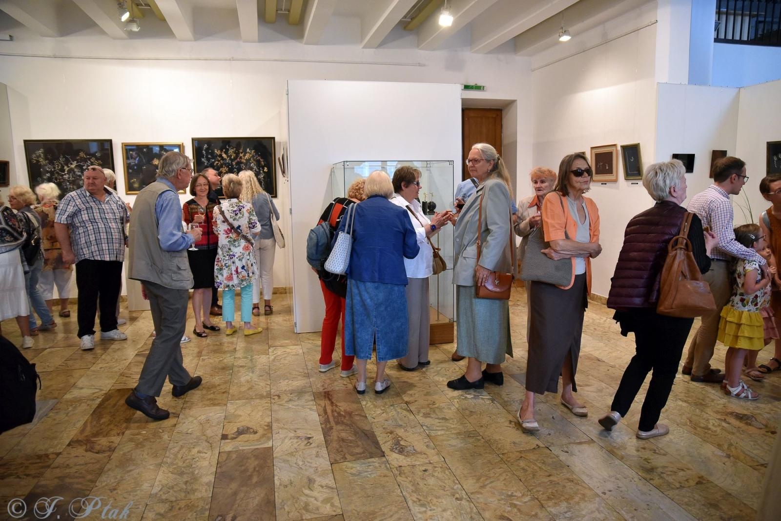 Zdjęcie w galerii na portalu naszraciborz.pl: Misterne kształty z wyobraźni Gurgena Gadachika [FOTO] wiadomości z regionu