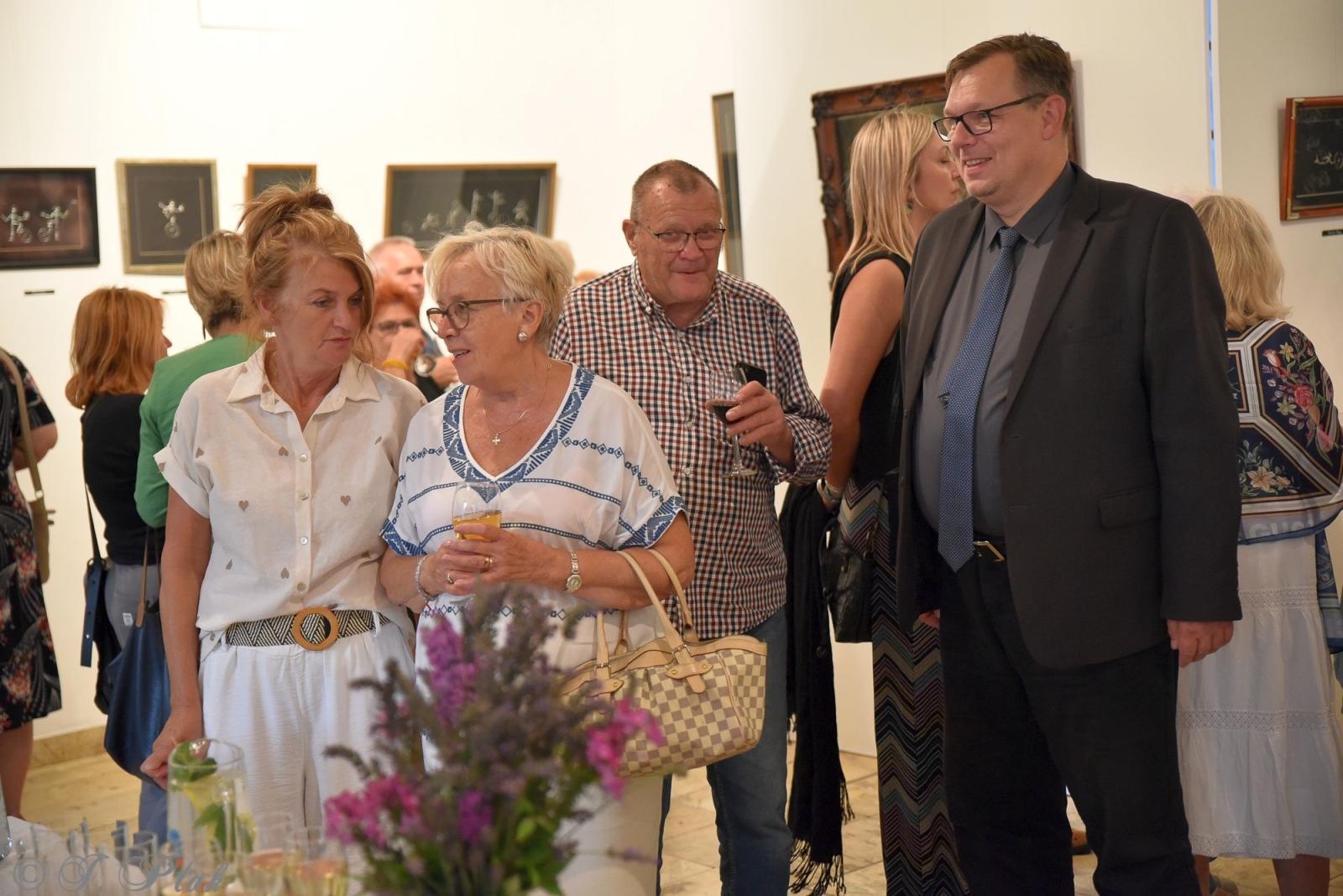Zdjęcie w galerii na portalu naszraciborz.pl: Misterne kształty z wyobraźni Gurgena Gadachika [FOTO] wiadomości z regionu
