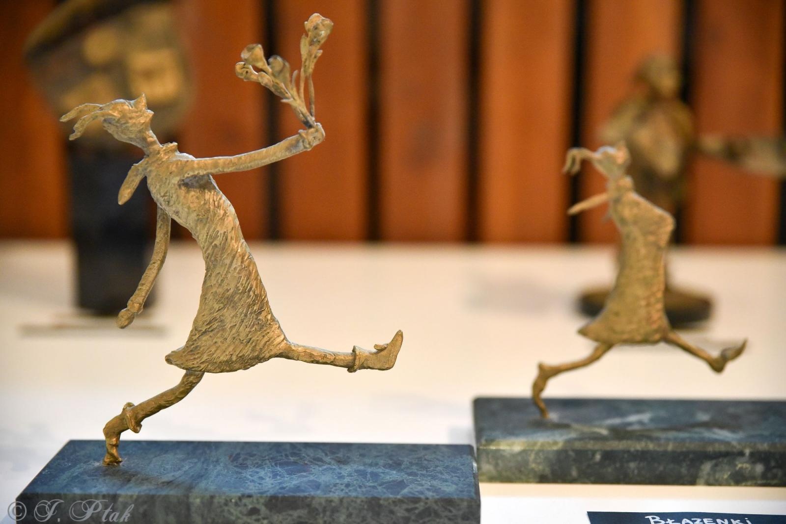 Zdjęcie w galerii na portalu naszraciborz.pl: Misterne kształty z wyobraźni Gurgena Gadachika [FOTO] wiadomości z regionu