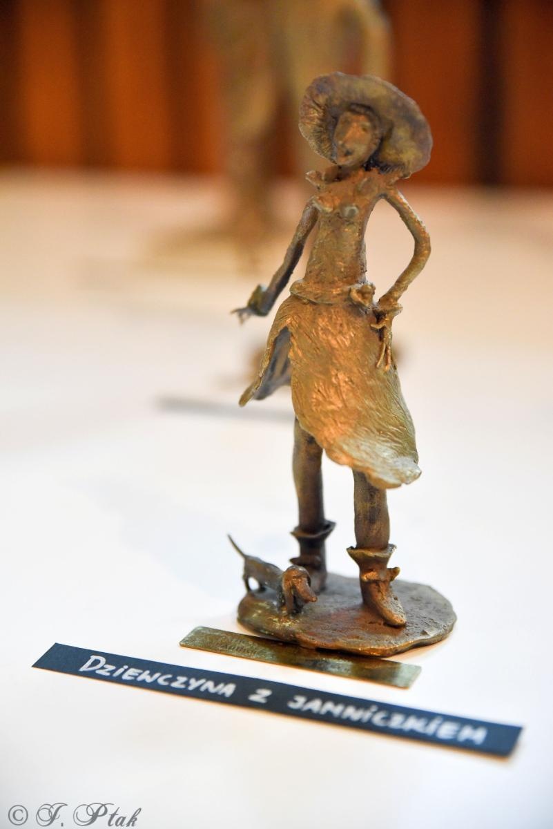 Zdjęcie w galerii na portalu naszraciborz.pl: Misterne kształty z wyobraźni Gurgena Gadachika [FOTO] wiadomości z regionu