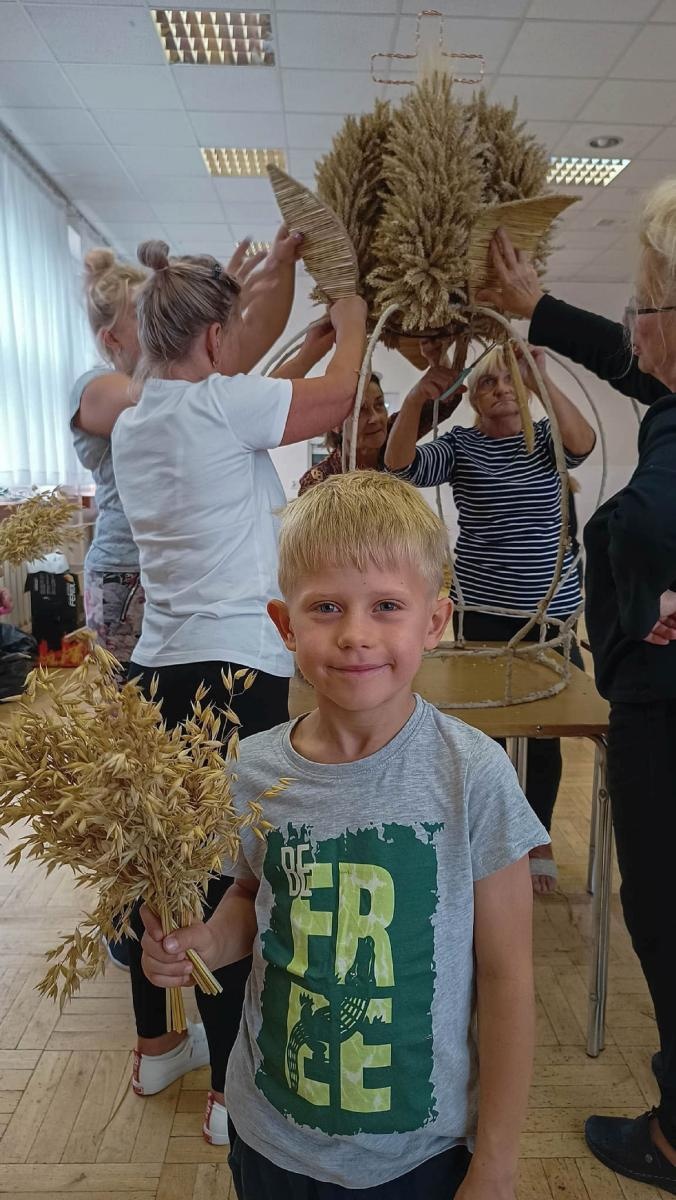 Zdjęcie w galerii na portalu naszraciborz.pl: Bez plastiku i sztucznych kwiatów. W Bojanowie przygotowali już koronę żniwną [FOTO] wiadomości z regionu