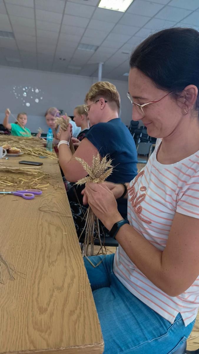 Zdjęcie w galerii na portalu naszraciborz.pl: Bez plastiku i sztucznych kwiatów. W Bojanowie przygotowali już koronę żniwną [FOTO] wiadomości z regionu