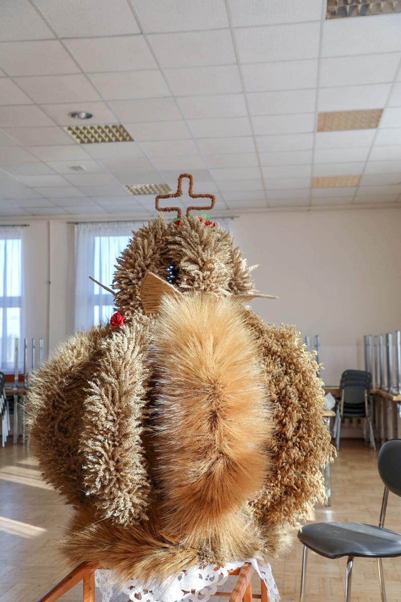 Zdjęcie w galerii na portalu naszraciborz.pl: Bez plastiku i sztucznych kwiatów. W Bojanowie przygotowali już koronę żniwną [FOTO] wiadomości z regionu