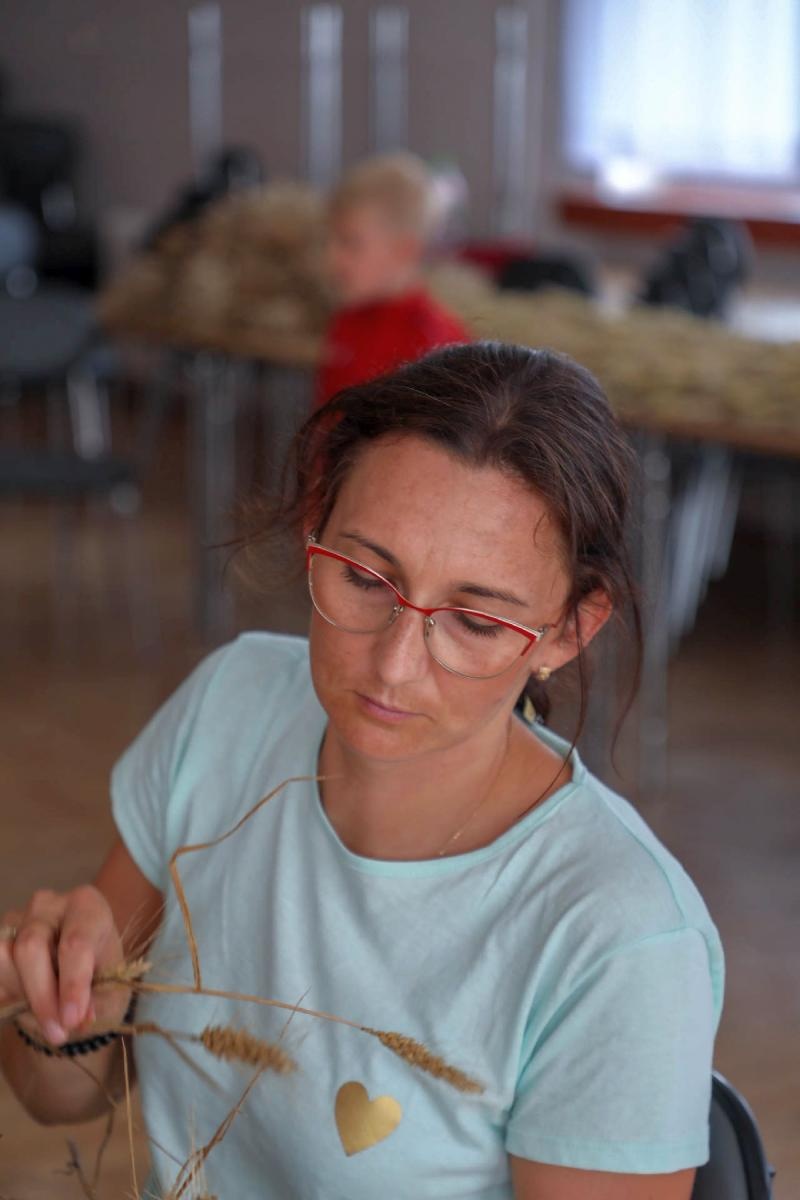 Zdjęcie w galerii na portalu naszraciborz.pl: Bez plastiku i sztucznych kwiatów. W Bojanowie przygotowali już koronę żniwną [FOTO] wiadomości z regionu