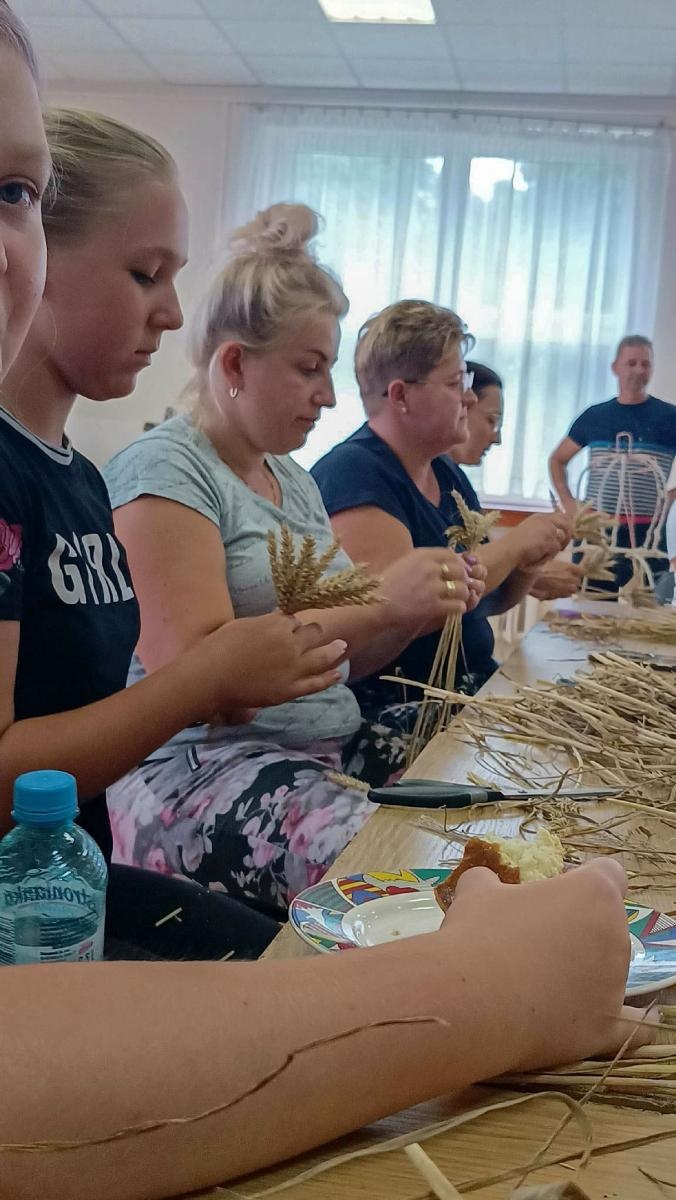 Zdjęcie w galerii na portalu naszraciborz.pl: Bez plastiku i sztucznych kwiatów. W Bojanowie przygotowali już koronę żniwną [FOTO] wiadomości z regionu