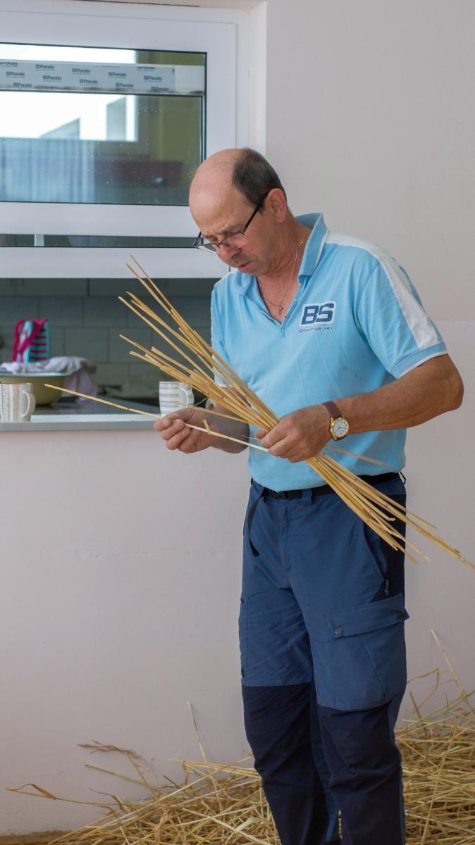 Zdjęcie w galerii na portalu naszraciborz.pl: Bez plastiku i sztucznych kwiatów. W Bojanowie przygotowali już koronę żniwną [FOTO] wiadomości z regionu