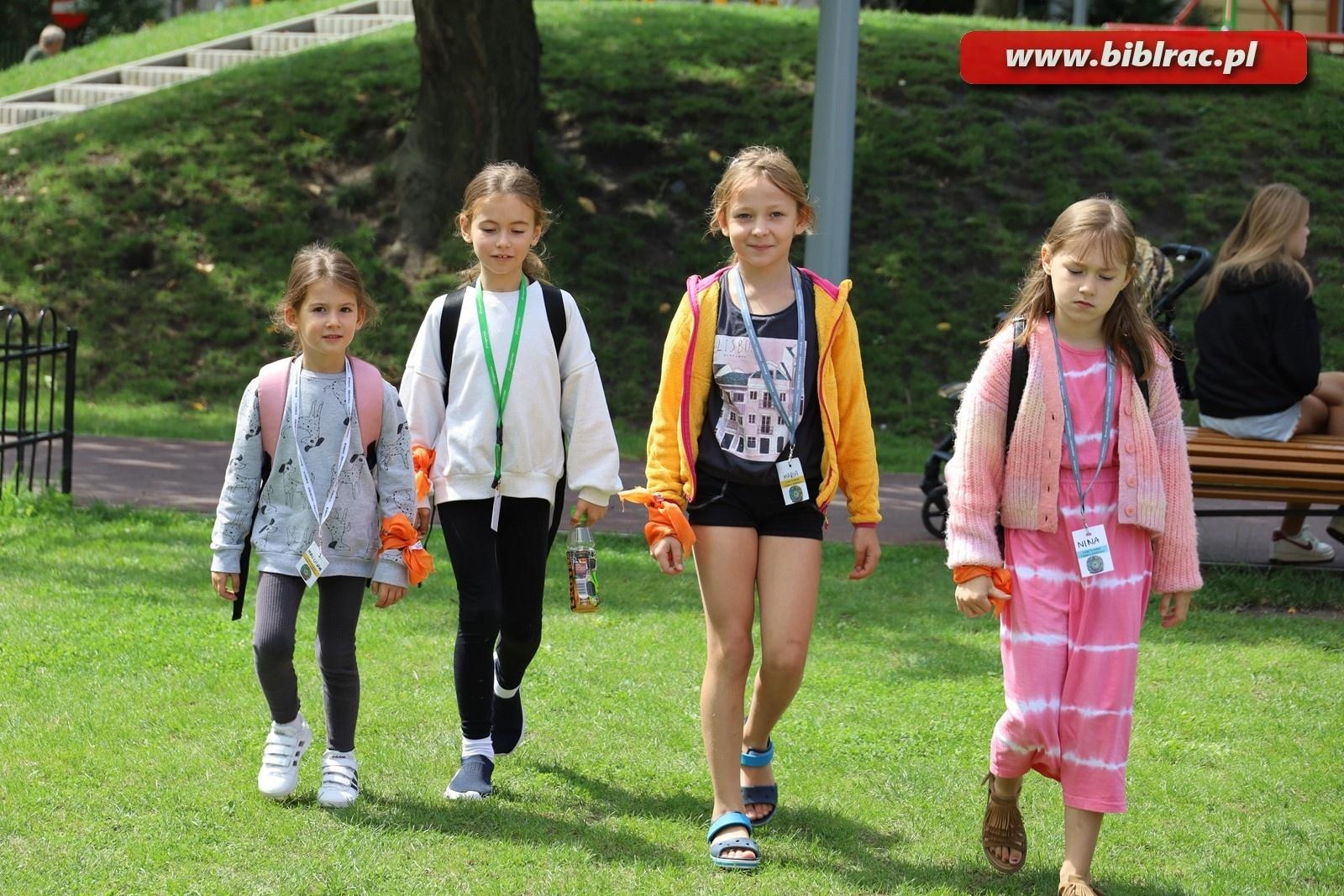 Zdjęcie w galerii na portalu naszraciborz.pl: Podróżować to żyć – Letni Wehikuł Czasu w Bibliotece wiadomości z regionu