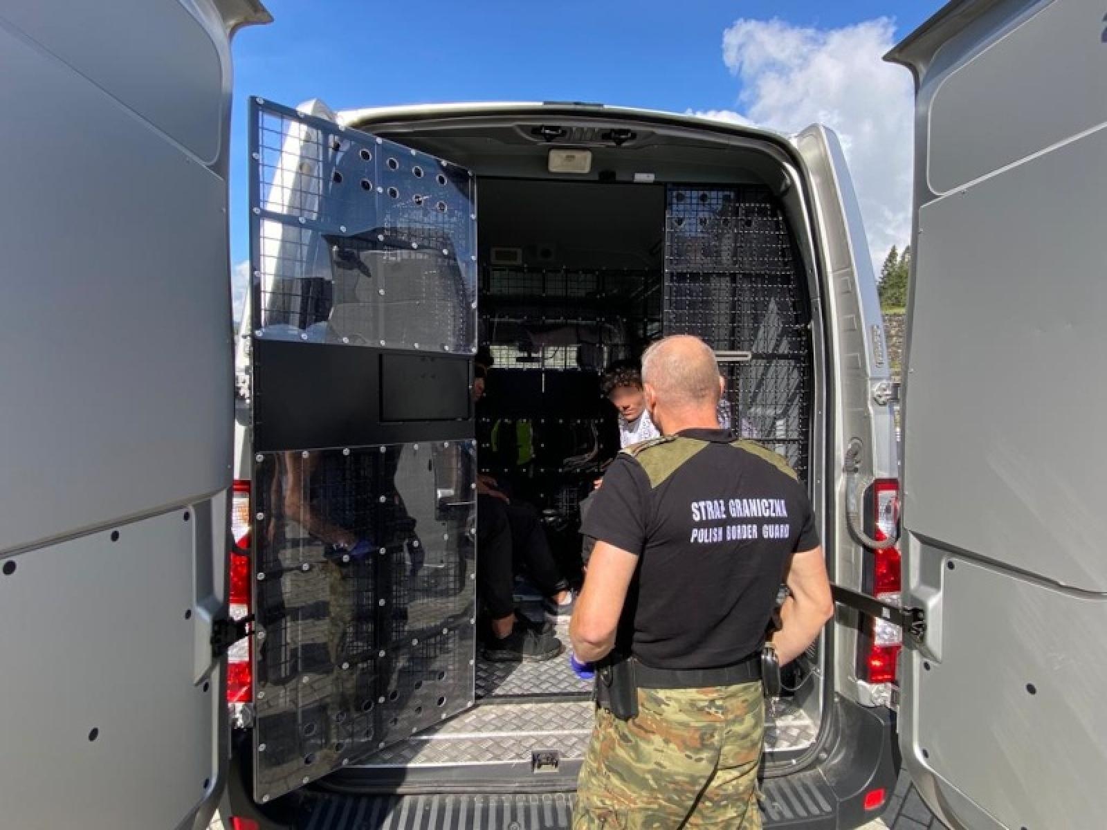 Zdjęcie w galerii na portalu naszraciborz.pl: Niemcy chcą kontroli na polsko-czeskich granicach. Rośnie liczba nielegalnych migrantów wiadomości z regionu