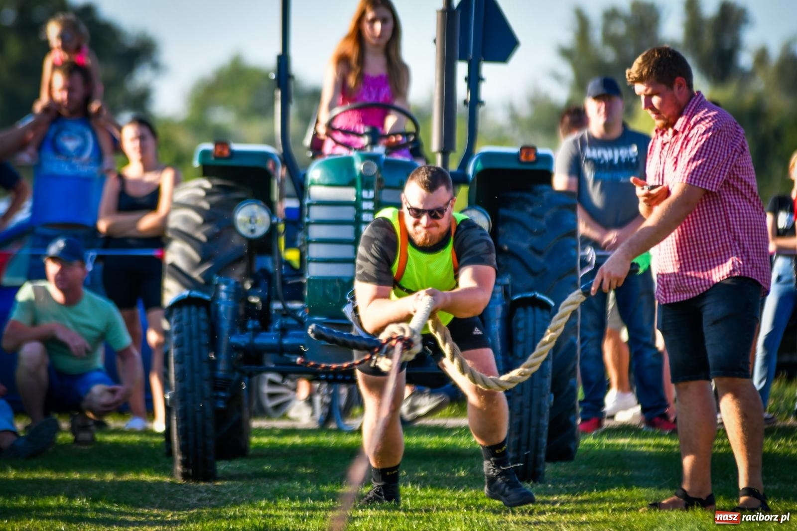 Zdjęcie w galerii na portalu naszraciborz.pl: W farmerach siła, czyli BamberParty 2023 w Grzegorzowicach [FOTO i WIDEO] wiadomości z regionu
