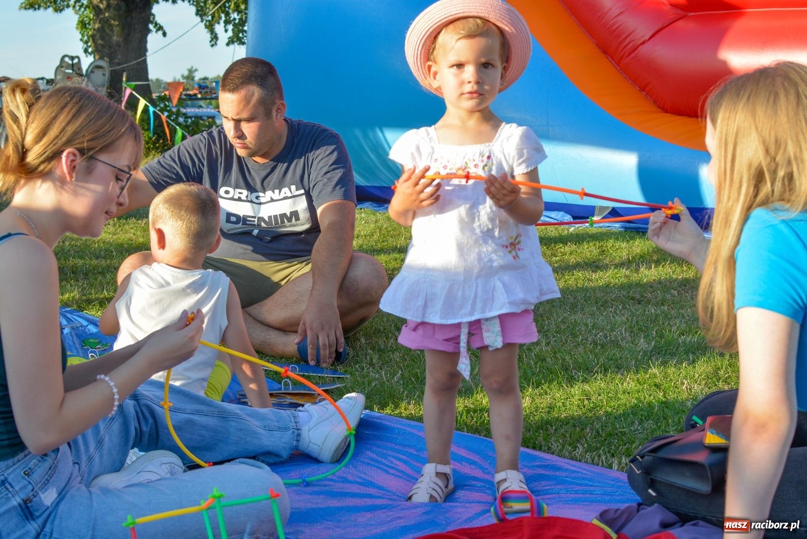 Zdjęcie w galerii na portalu naszraciborz.pl: W farmerach siła, czyli BamberParty 2023 w Grzegorzowicach [FOTO i WIDEO] wiadomości z regionu