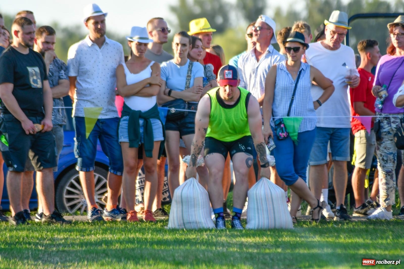 Zdjęcie w galerii na portalu naszraciborz.pl: W farmerach siła, czyli BamberParty 2023 w Grzegorzowicach [FOTO i WIDEO] wiadomości z regionu