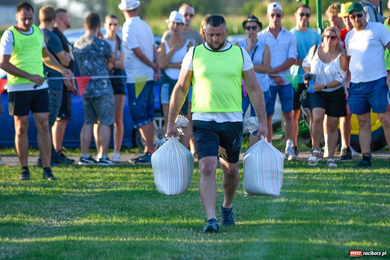 Zdjęcie w galerii na portalu naszraciborz.pl: W farmerach siła, czyli BamberParty 2023 w Grzegorzowicach [FOTO i WIDEO] wiadomości z regionu