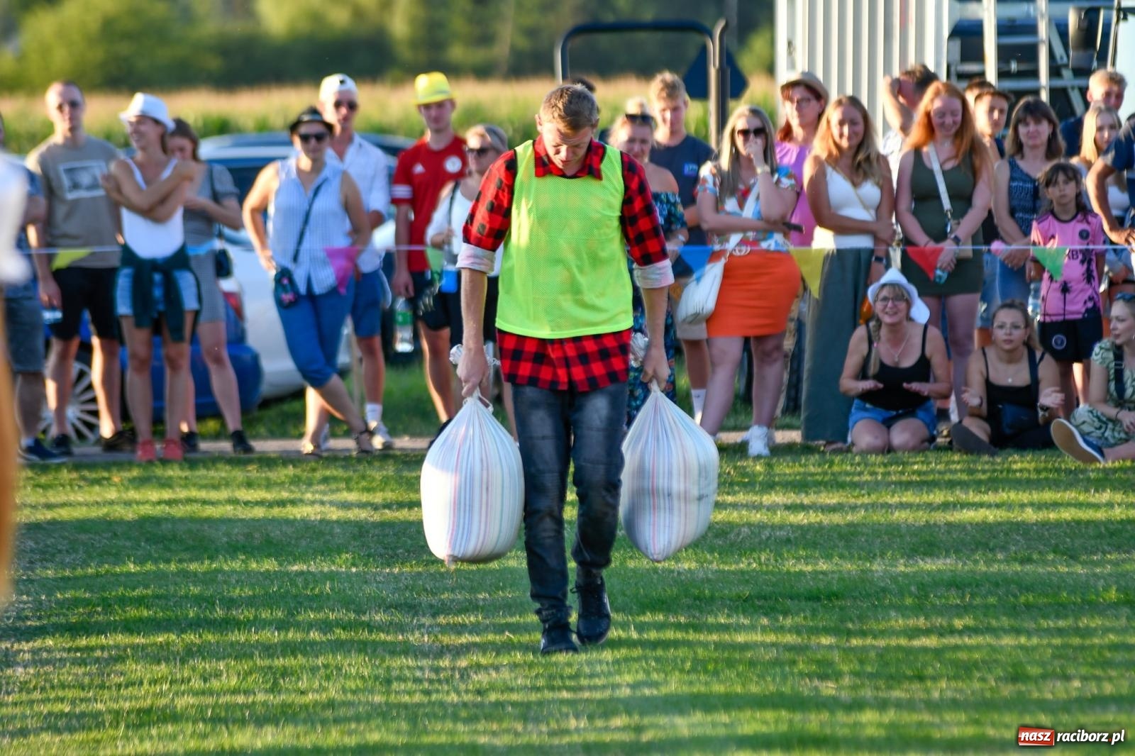 Zdjęcie w galerii na portalu naszraciborz.pl: W farmerach siła, czyli BamberParty 2023 w Grzegorzowicach [FOTO i WIDEO] wiadomości z regionu