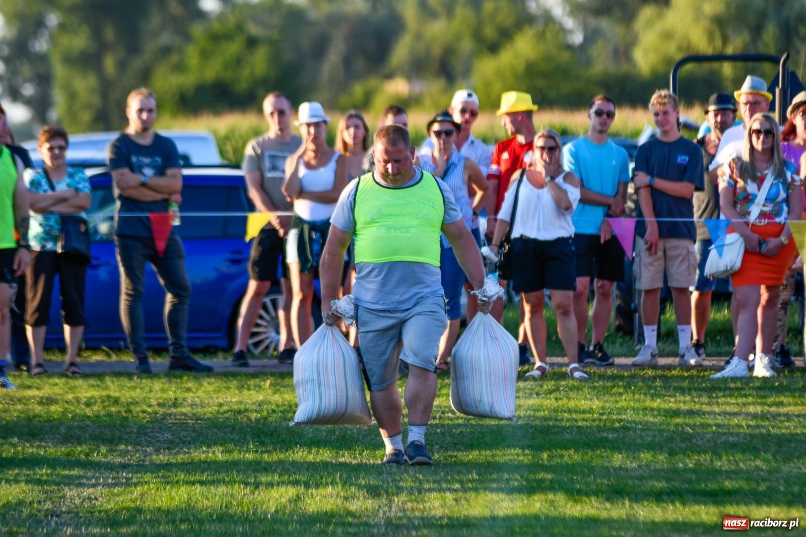Zdjęcie w galerii na portalu naszraciborz.pl: W farmerach siła, czyli BamberParty 2023 w Grzegorzowicach [FOTO i WIDEO] wiadomości z regionu