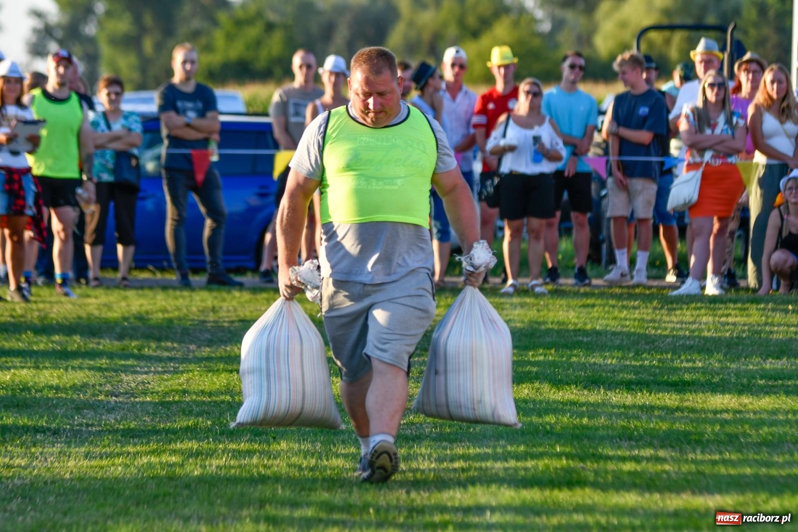 Zdjęcie w galerii na portalu naszraciborz.pl: W farmerach siła, czyli BamberParty 2023 w Grzegorzowicach [FOTO i WIDEO] wiadomości z regionu
