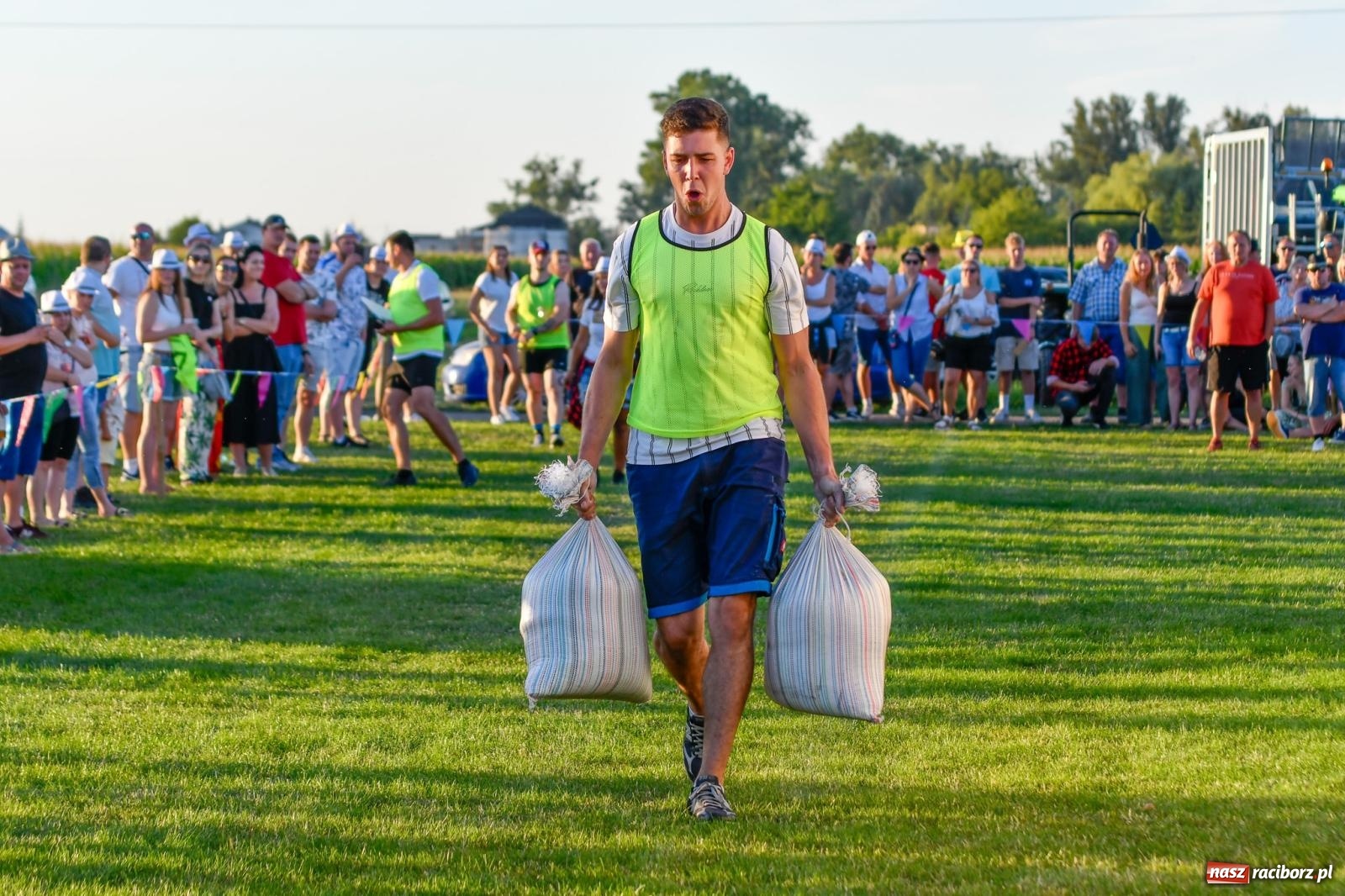 Zdjęcie w galerii na portalu naszraciborz.pl: W farmerach siła, czyli BamberParty 2023 w Grzegorzowicach [FOTO i WIDEO] wiadomości z regionu