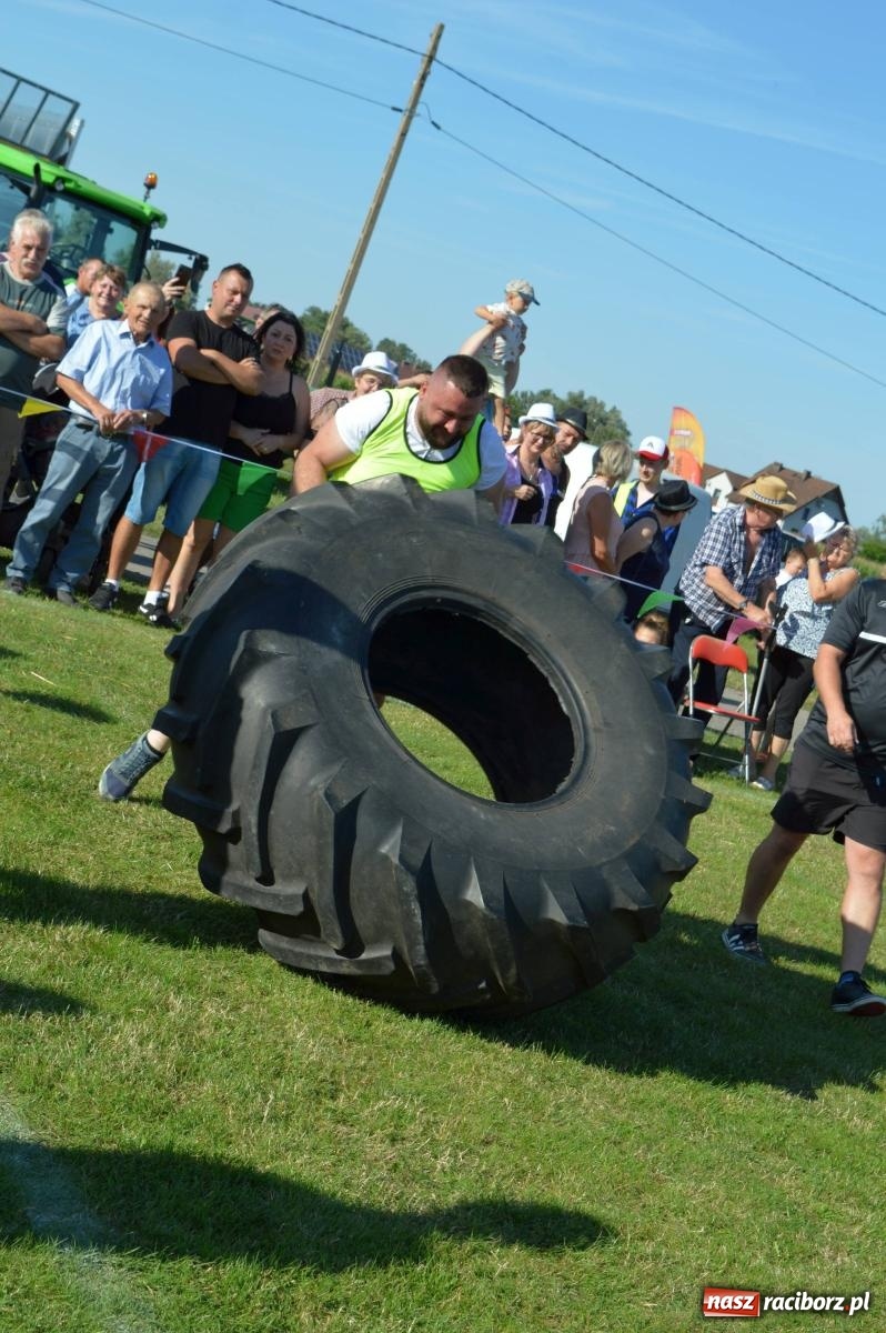 Zdjęcie w galerii na portalu naszraciborz.pl: W farmerach siła, czyli BamberParty 2023 w Grzegorzowicach [FOTO i WIDEO] wiadomości z regionu