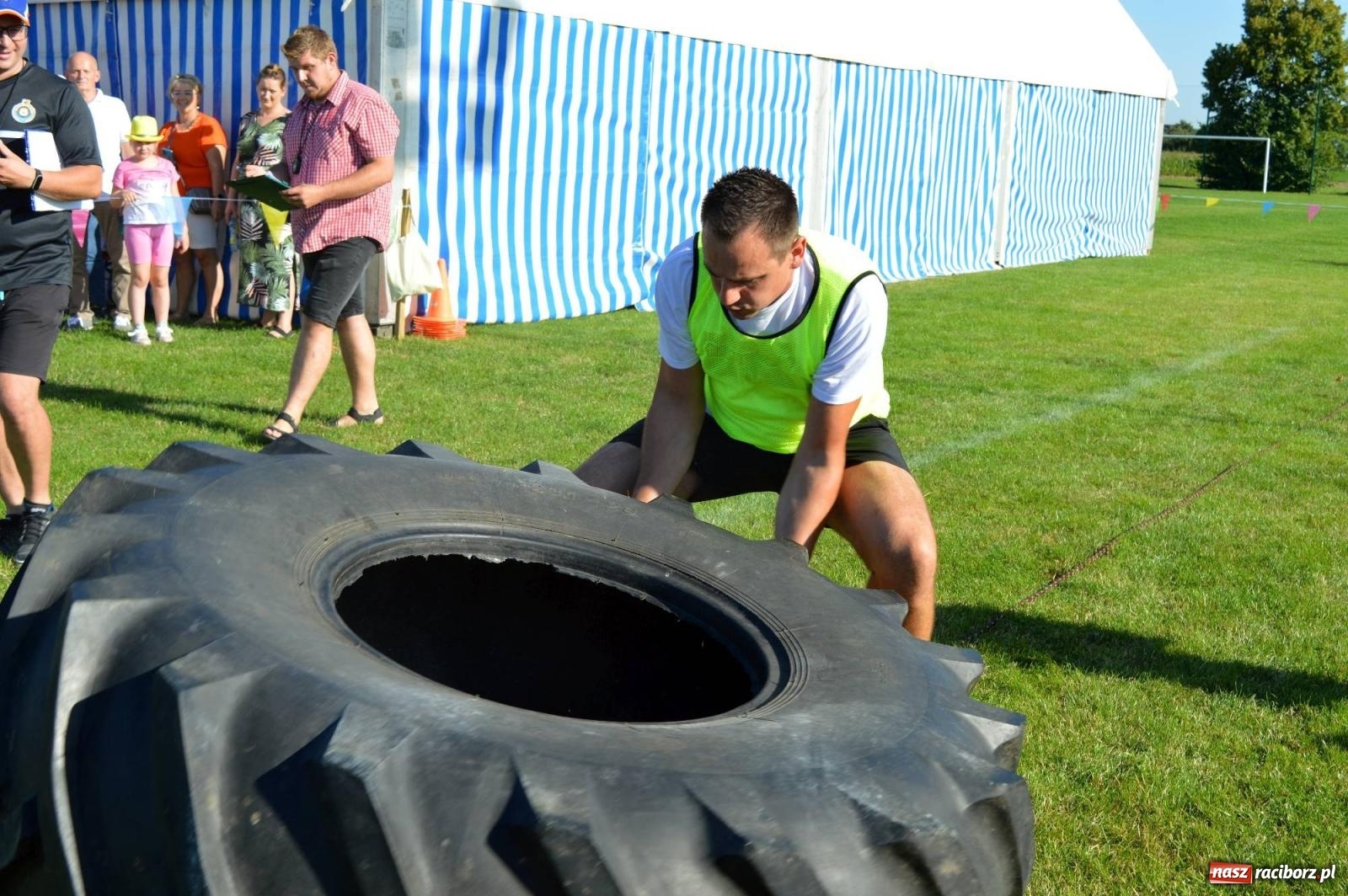 Zdjęcie w galerii na portalu naszraciborz.pl: W farmerach siła, czyli BamberParty 2023 w Grzegorzowicach [FOTO i WIDEO] wiadomości z regionu