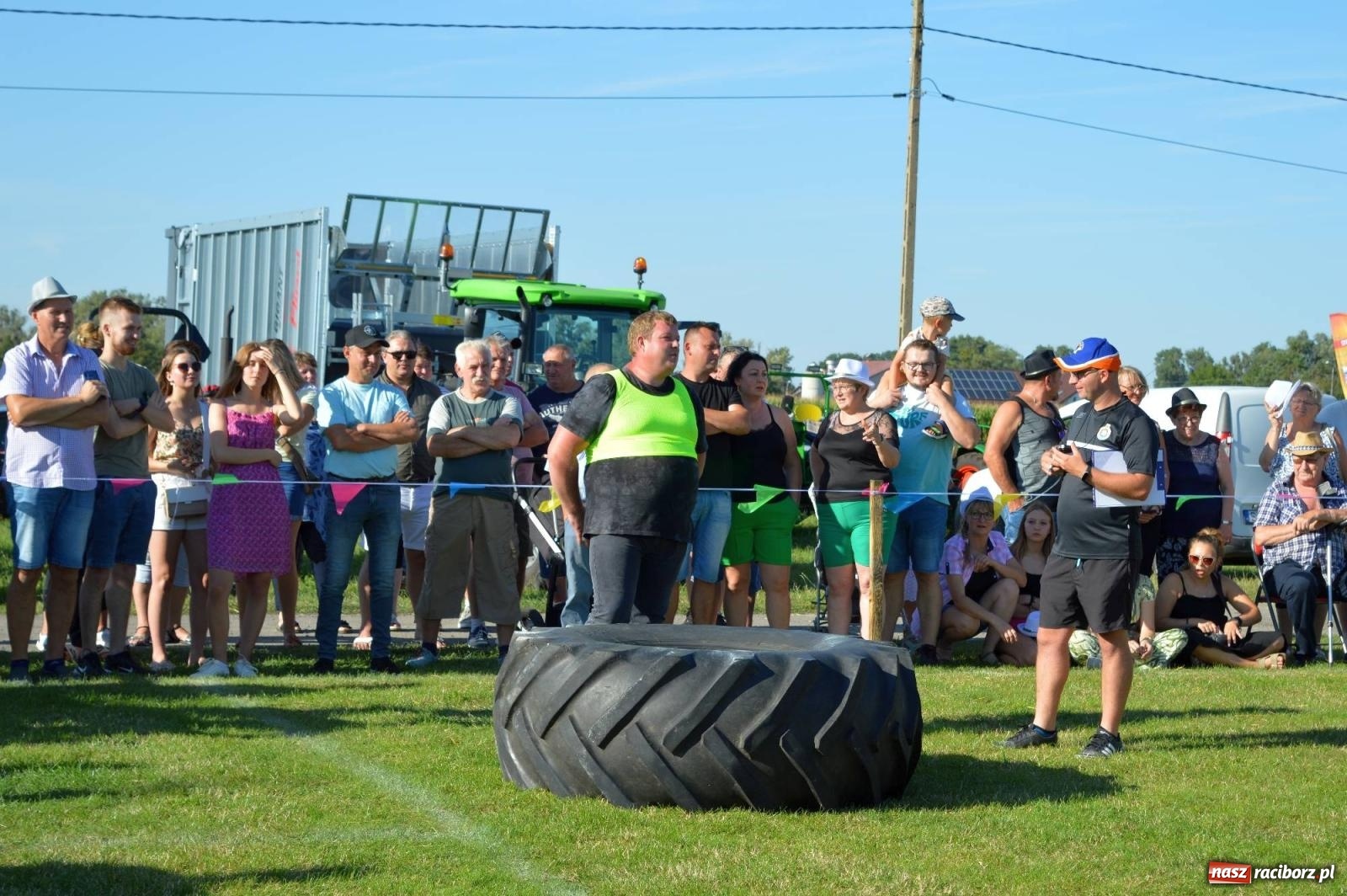 Zdjęcie w galerii na portalu naszraciborz.pl: W farmerach siła, czyli BamberParty 2023 w Grzegorzowicach [FOTO i WIDEO] wiadomości z regionu