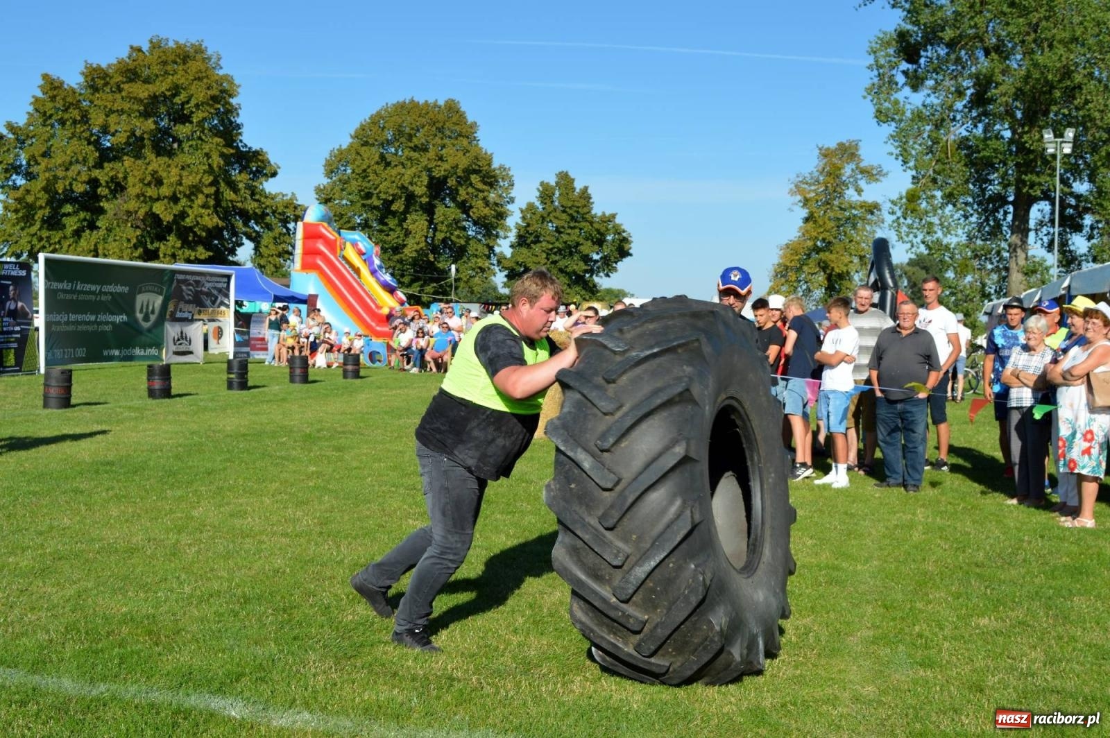 Zdjęcie w galerii na portalu naszraciborz.pl: W farmerach siła, czyli BamberParty 2023 w Grzegorzowicach [FOTO i WIDEO] wiadomości z regionu