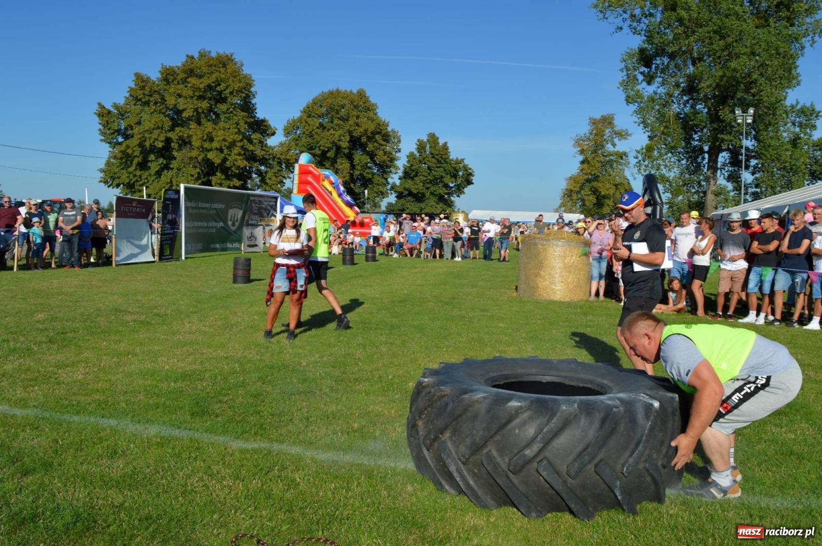 Zdjęcie w galerii na portalu naszraciborz.pl: W farmerach siła, czyli BamberParty 2023 w Grzegorzowicach [FOTO i WIDEO] wiadomości z regionu
