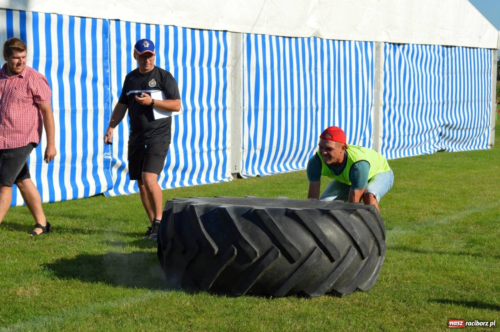 Zdjęcie w galerii na portalu naszraciborz.pl: W farmerach siła, czyli BamberParty 2023 w Grzegorzowicach [FOTO i WIDEO] wiadomości z regionu