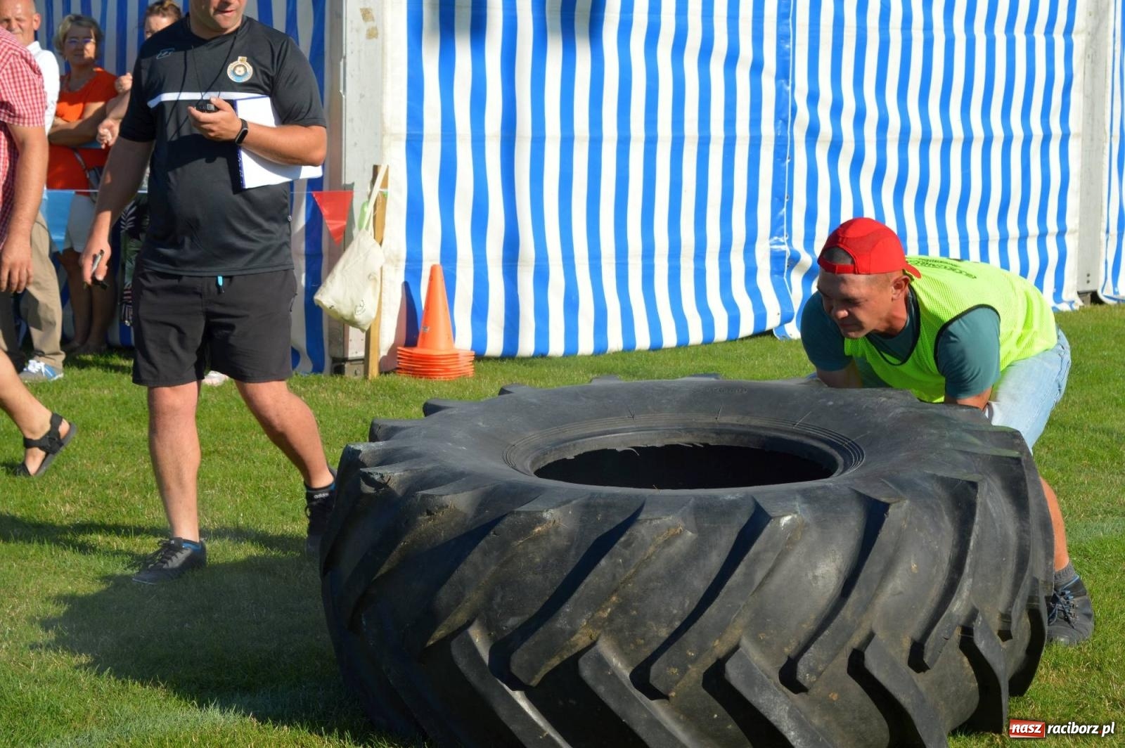 Zdjęcie w galerii na portalu naszraciborz.pl: W farmerach siła, czyli BamberParty 2023 w Grzegorzowicach [FOTO i WIDEO] wiadomości z regionu