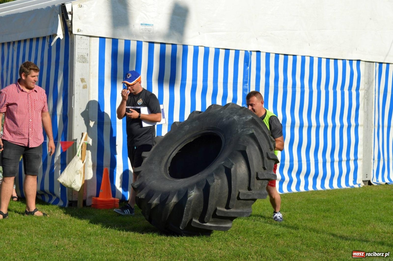 Zdjęcie w galerii na portalu naszraciborz.pl: W farmerach siła, czyli BamberParty 2023 w Grzegorzowicach [FOTO i WIDEO] wiadomości z regionu